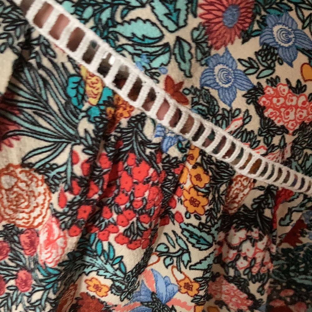 Off Shoulder Floral dress - Picture 3 of 6